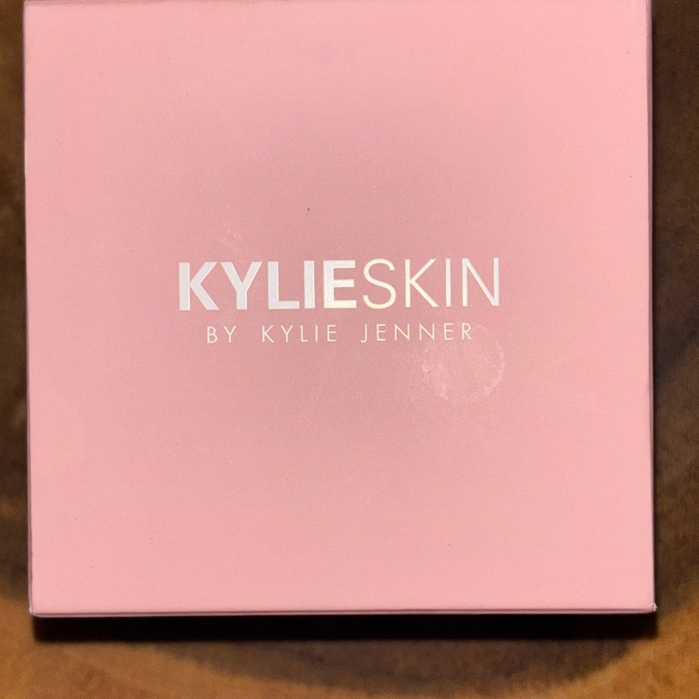 KylieSkin by Kylie Jenner Detox Face Mask 1.7 OZ - Picture 10 of 11